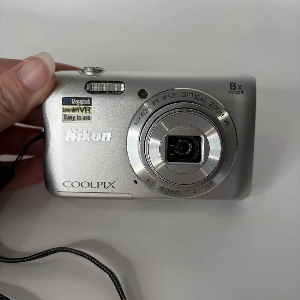 Nikon Coolpix A300 Digital Cameral 20.1 MP Silver Wifi Bluetooth FLAWS READ